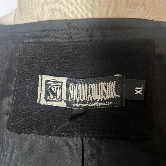 Social Collision vest with Chain - Picture 4 of 4